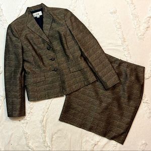 Black & Bronze Sparkly Le Suit Skirt Suit Size 8